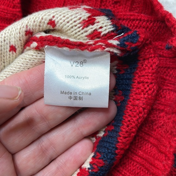 V28 Merry Christmas Sweater with Reindeer Size Small - Picture 3 of 9